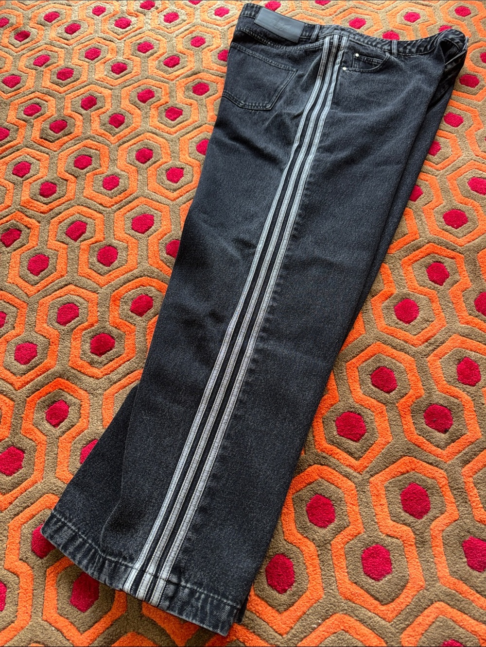 MAKE OFFER! adidas oversized Black Denim Jeans Gray Side Stripes 36x32 JD3109